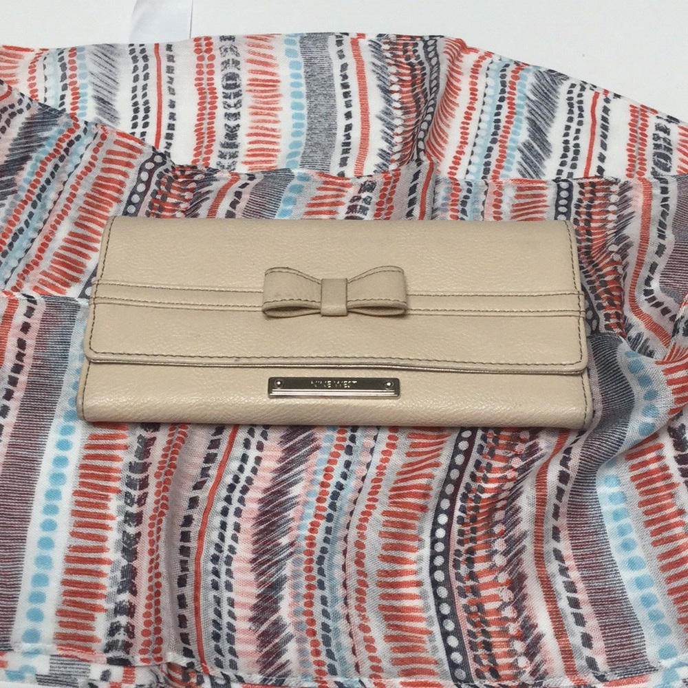 NINE WEST Wallet with Bow Accent and cards holder